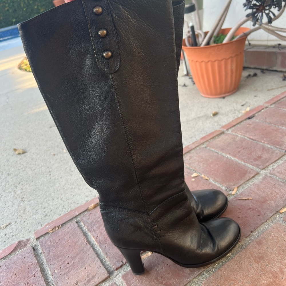 Long black boots with buttons and a midi heel, women’s size 8